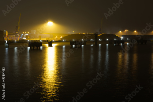 Hafen bie Nacht © Justus