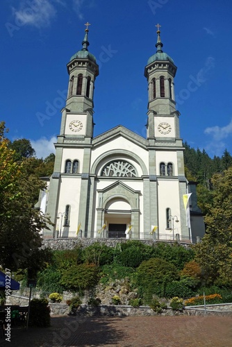 Schwarzwald Todtnau Hochformat Portal der Kirche
