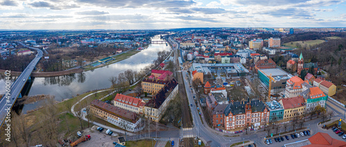 Wschodnia część miasta Gorzów Wielkopolski, widok z lotu ptaka na rejony mostu lubuskiego i rzekę Warta.