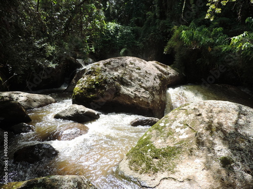 Ao longo da Cachoeira 7 Quedas são observadas várias quedas D´ Águas, com piscina para banho e lajes de pedras podendo chegar até 7 metros de altura. photo