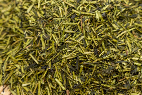 緑色の乾いた茶葉