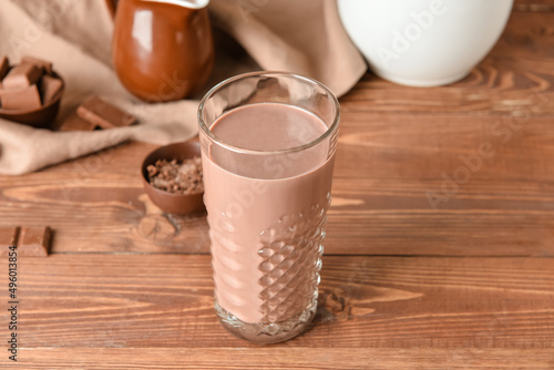 Refreshing chocolate milk b...