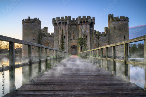 Leinwand Poster Ruins of 14th century Bodiam castle at dawn. England