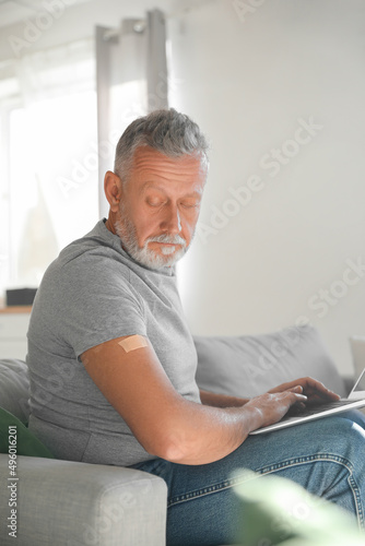 Mature man with applied nic...