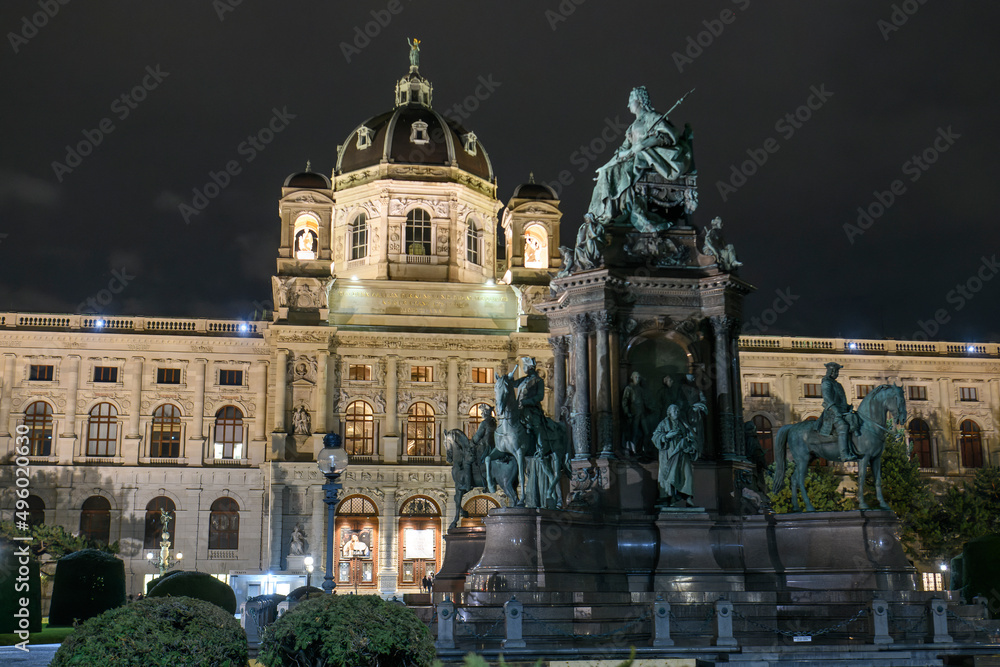 Monument of empress Maria Theresa on Maria Theresa Square with Kunsthistorisches Museum in Vienna, Austria.
