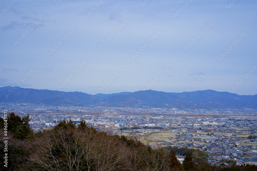 四国山地から望む吉野川市、阿波市の街並み(徳島県吉野川市) 四国山地から望む吉野川市、阿波市の街並み(徳島県吉野川市)