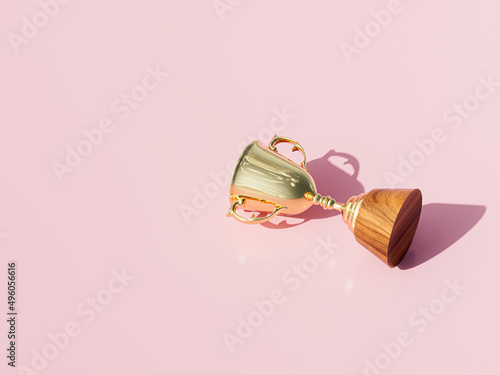 Wallpaper Mural 転がる優勝トロフィー Torontodigital.ca