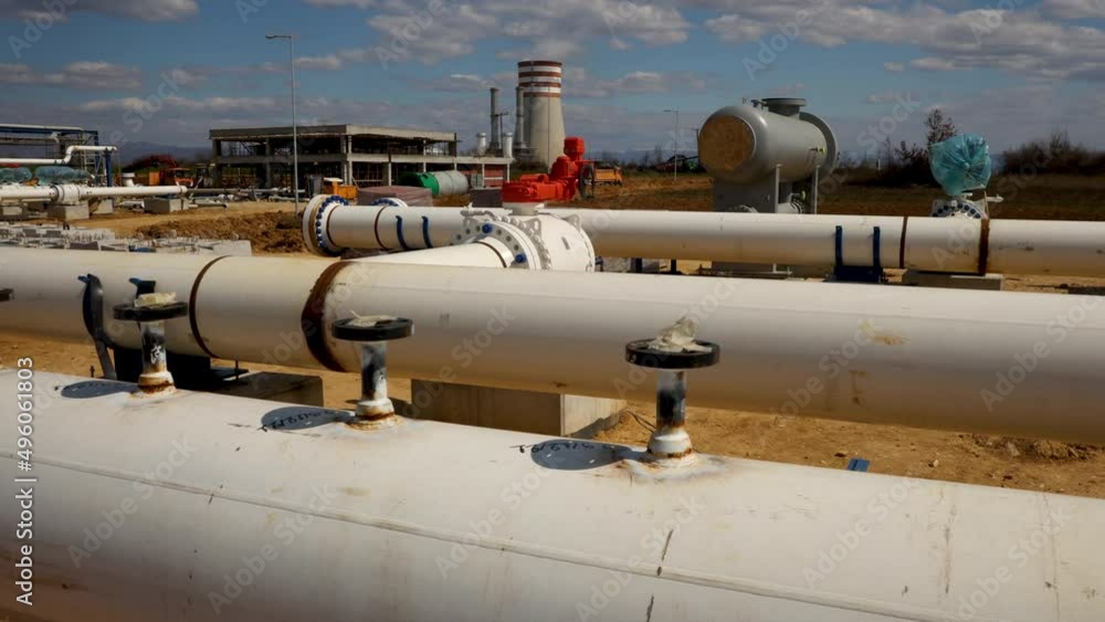 Interconnected natural gas pipeline network