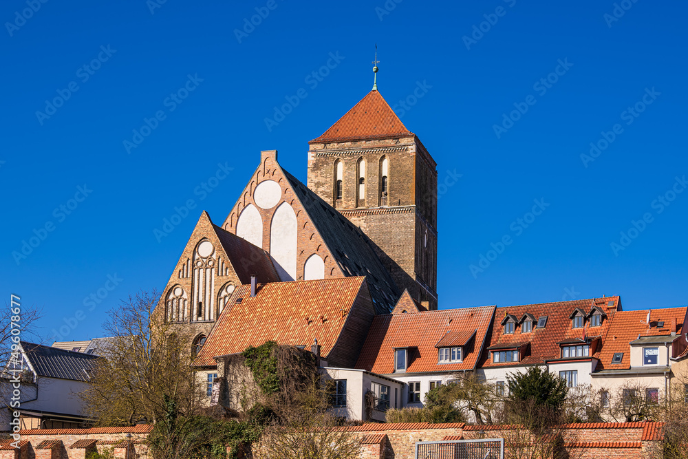 Blick auf die Nikolaikirche in der Hansestadt Rostock Blick auf die Nikolaikirche in der Hansestadt Rostock