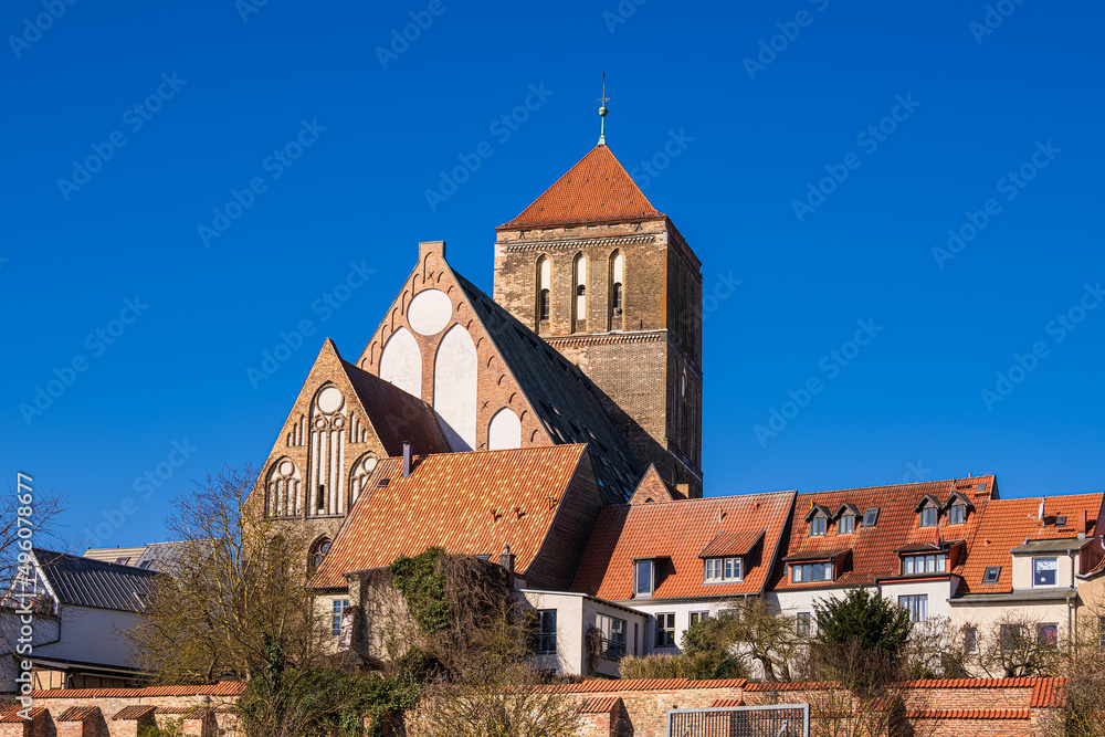 Blick auf die Nikolaikirche in der Hansestadt Rostock