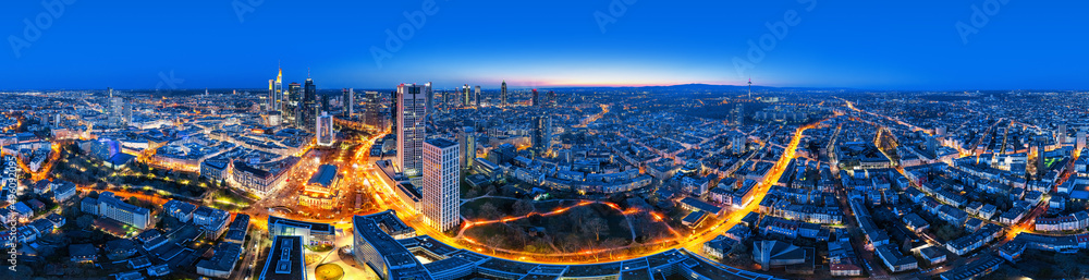 Fototapeta premium frankfurt am main downtown skypano