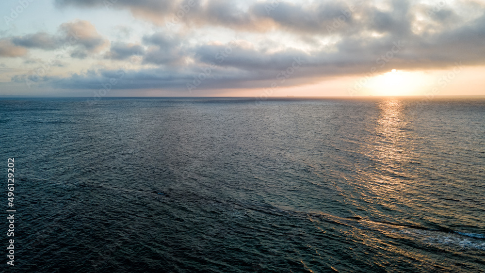 Obraz premium sunrise over the sea