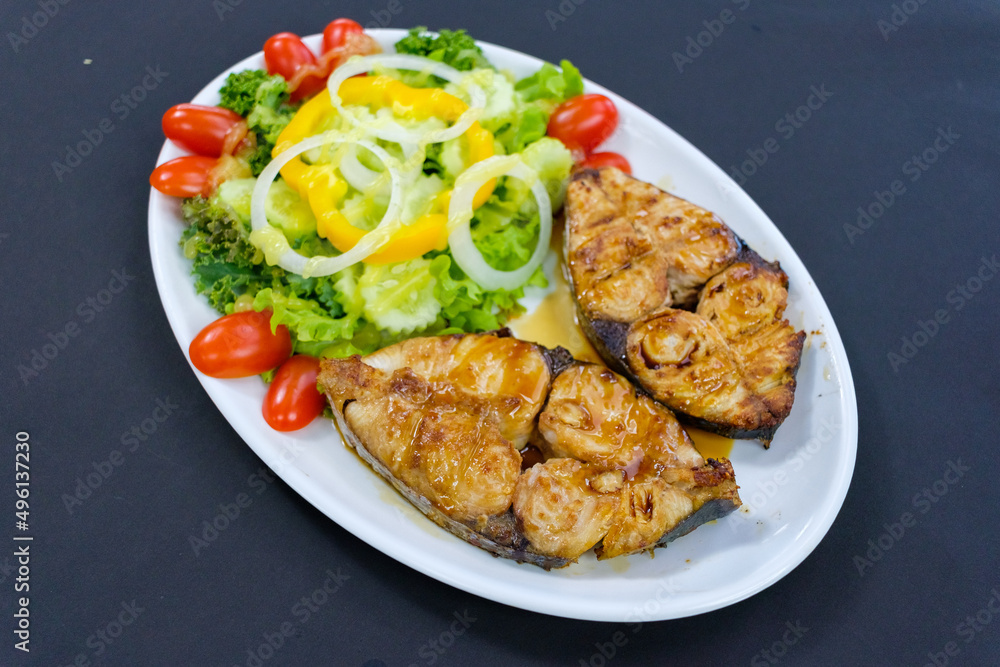 fish steak with vegetable salad for health lovers fish steak with vegetable salad for health lovers