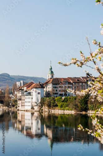 Olten, Stadt, Stadtturm, Aare, Fluss, Alte Brücke, Holzbrücke, Altstadt, historische Häuser, Bahnhof, Frühling, Frühlingsblüte, Frühlingssonne, Solothurn, Schweiz