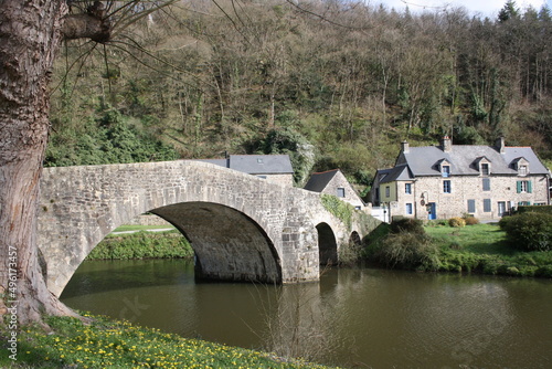 vieux pont à Léhon  sur la Rance