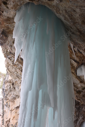 Fototapeta Naklejka Na Ścianę i Meble -  ice build up in the cave