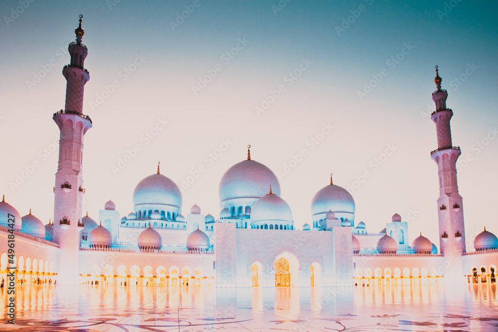 Fototapeta premium sheikh zayed grand mosque at dusk, Abu Dhabi, UAE