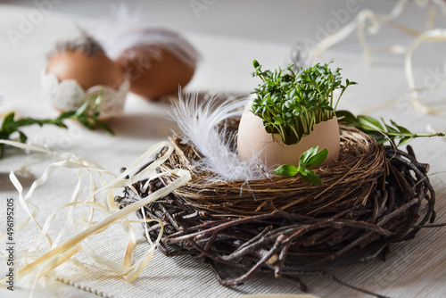 Wielkanoc, kartka świąteczna, jajka, rzeżucha, dekoracje wielkanocne. Easter, easter decorations, eggs, watercress, poster.  © Anita