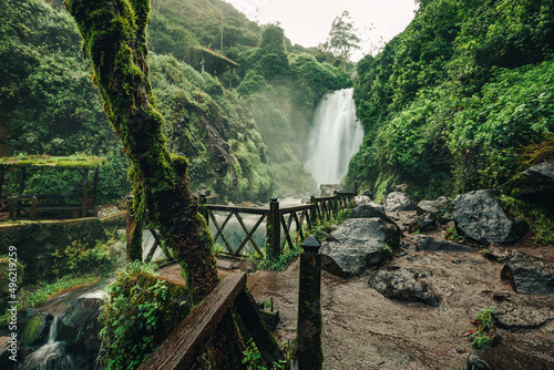 Cascada de Peguche y bosque tranquilo para caminar en Otavalo Ecuador photo