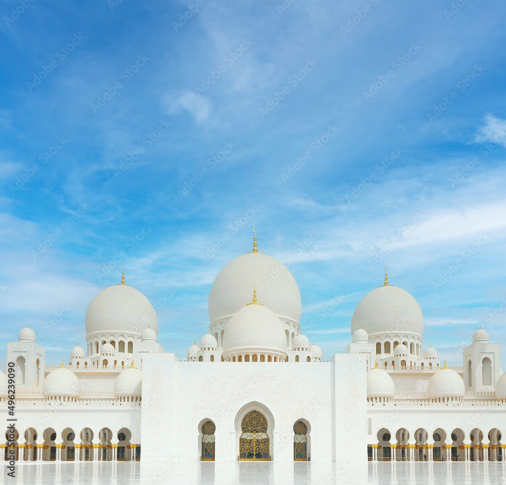 Obraz premium After sunset mosque. landscape with beautiful mosques and minarets. Place your text here. Ramadan kareem. High quality photo
