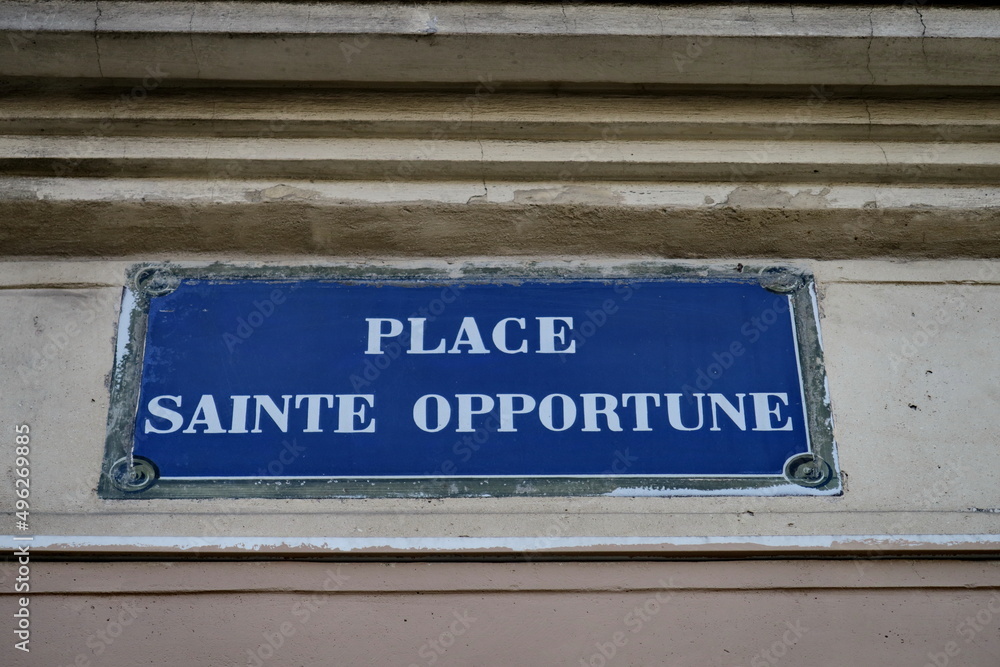 Place Sainte Opportune. Plaque de nom de rue. Paris.
Place Sainte Opportune. Plaque de nom de rue. Paris.