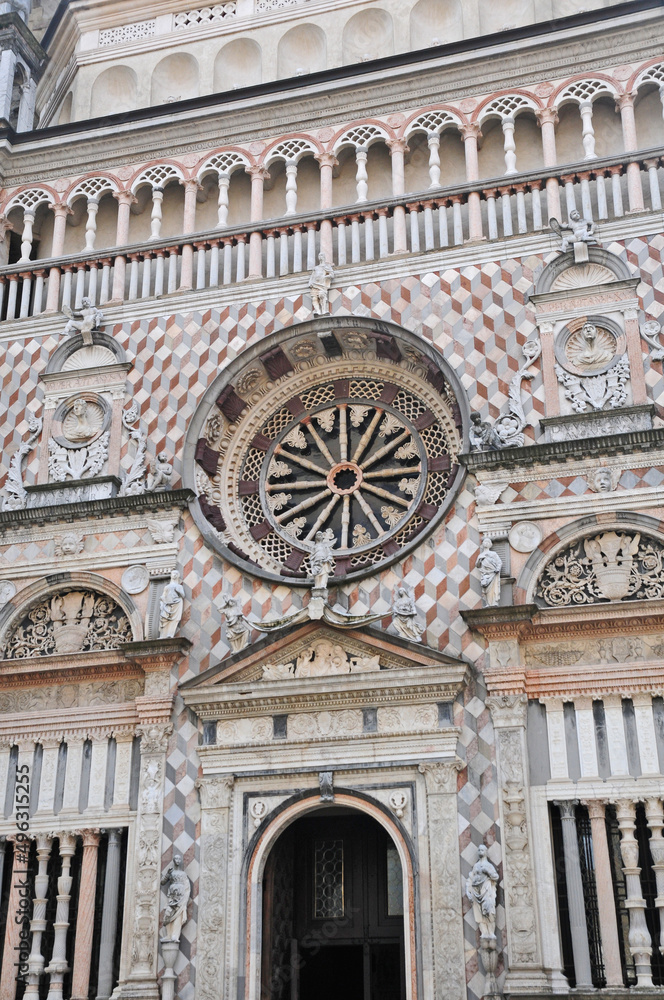 Bergamo, Cappella Colleoni dettaglio rosone