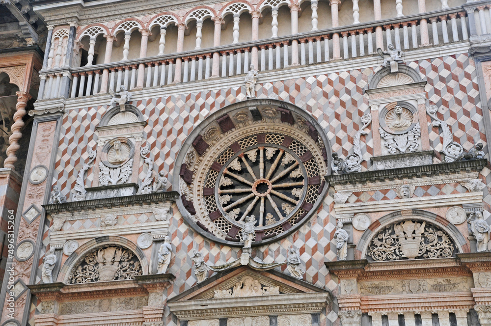 Bergamo, Cappella Colleoni dettaglio rosone