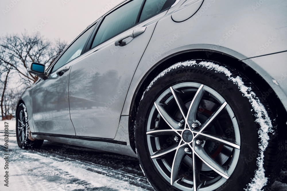 snowy car tire