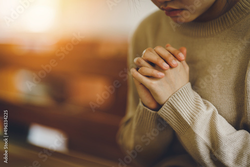 Valokuvatapetti Christian life crisis prayer to god