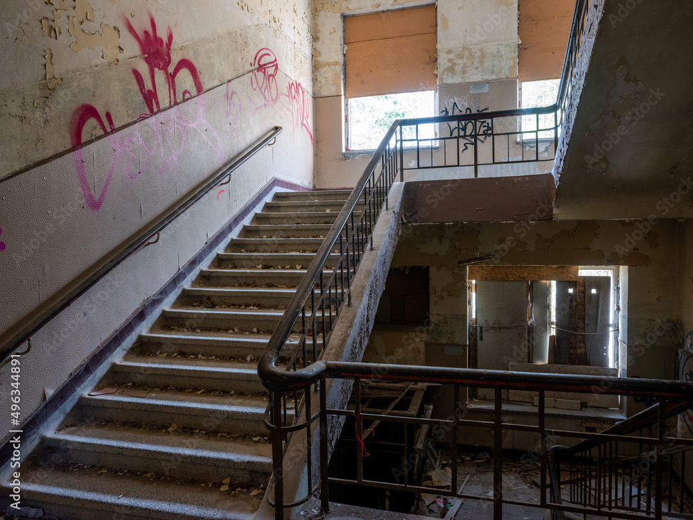 Fototapeta premium Alte verlassene Klinik