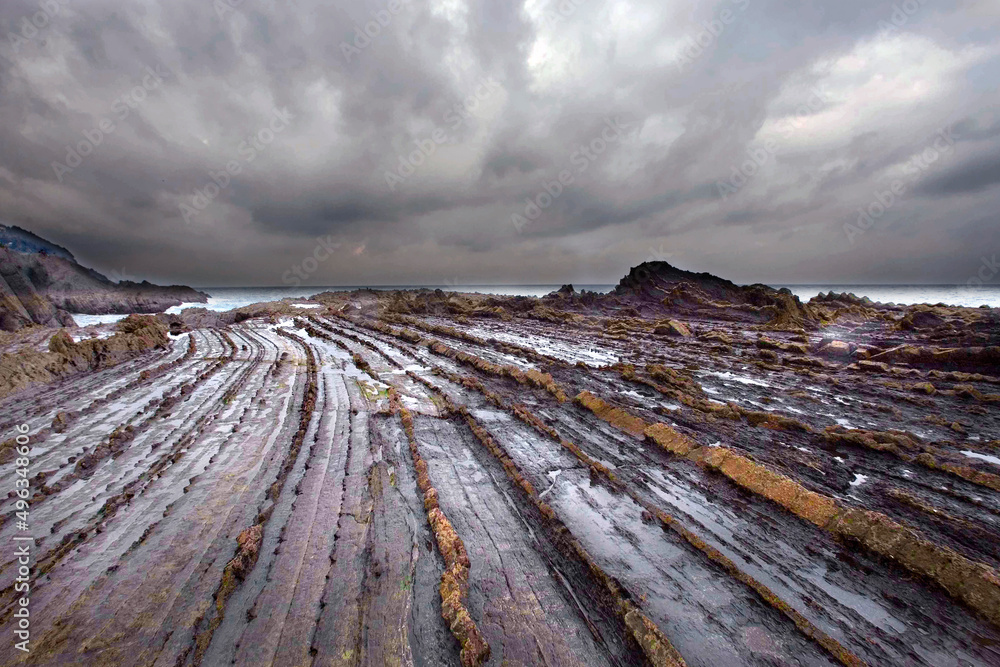 Rocas en bajamar en el Flitz de Zumaia. Basque Country Rocas en bajamar en el Flitz de Zumaia. Basque Country