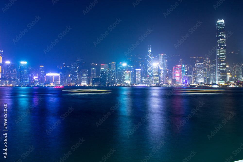 Fototapeta premium Hong Kong skyline at night - long exposure
