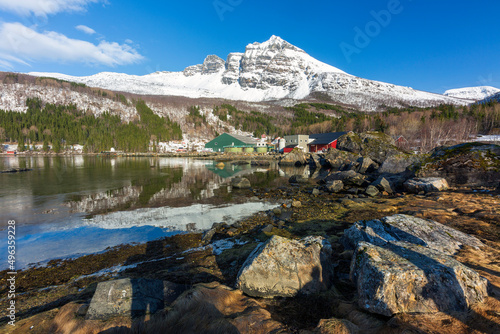 Fiordi Norvegesi,la Lapponia laghi ghiacciati mare,neve e un paesaggio invernale