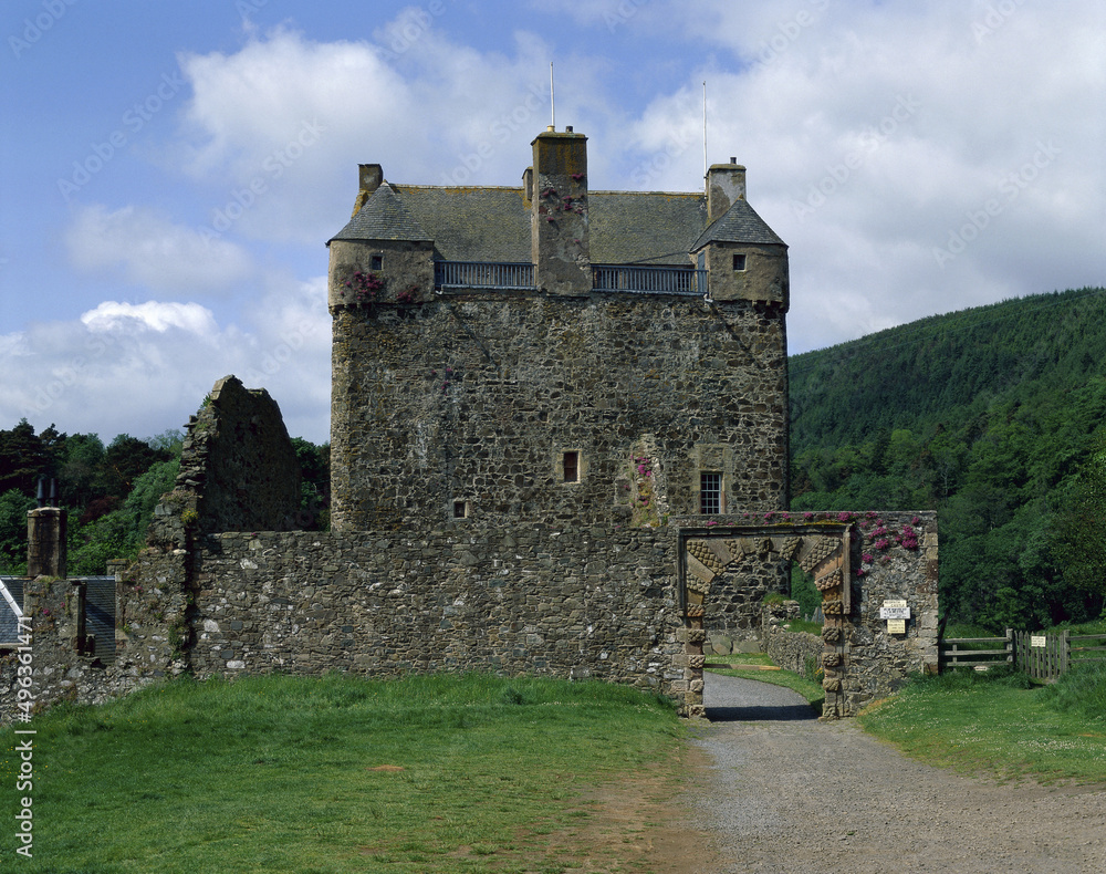 Neidpath Castle, Peebles, Scotland Neidpath Castle, Peebles, Scotland