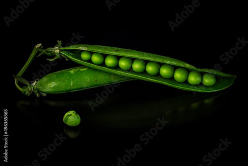 peas with black background