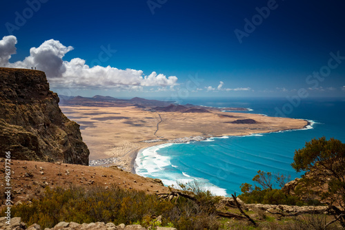 Krajobraz morski. Klify i plaża Famara, Lanzarote