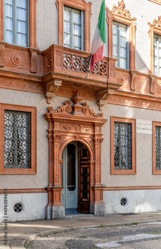 Φωτογραφία The façade of Italian writer Alessandro Manzoni's house museum in Belgiojoso Squ