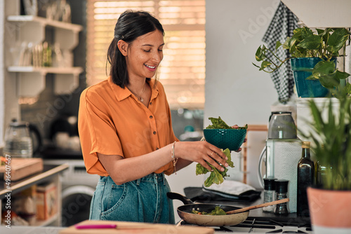 Billede på lærred Leafy greens add goodness to any meal