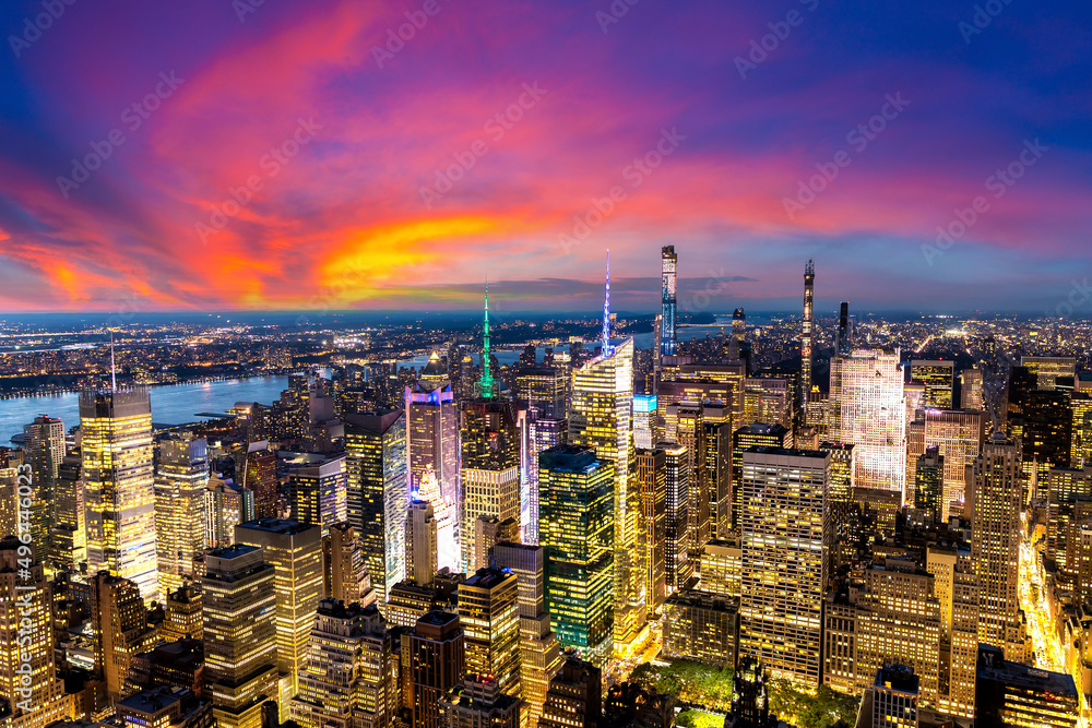 Obraz premium Aerial view of Manhattan at night