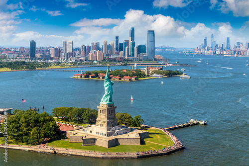 Statue of Liberty n New York © Sergii Figurnyi