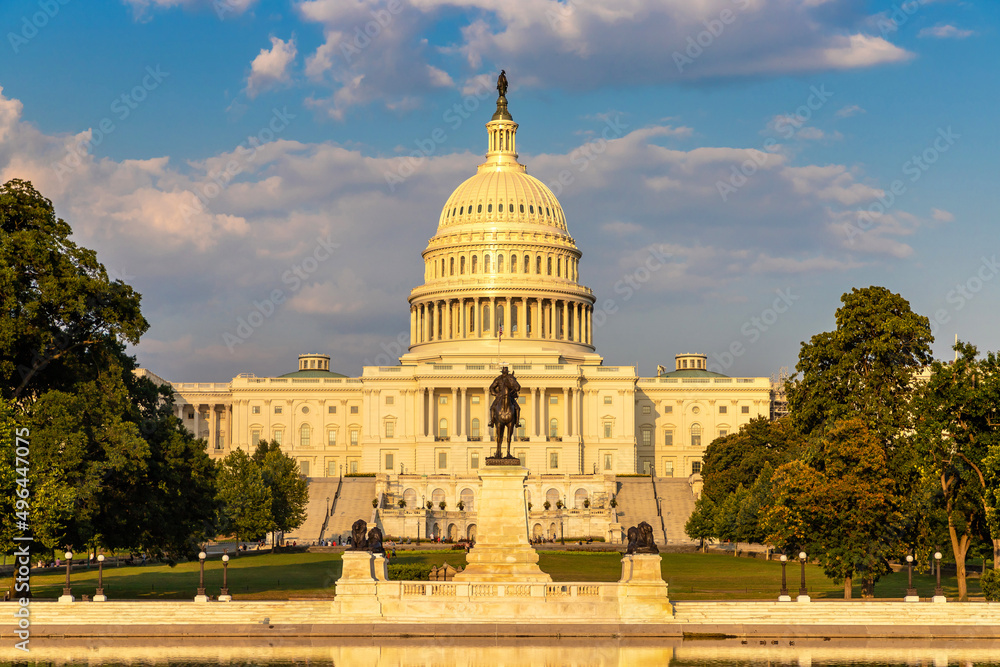 Fototapeta premium The United States Capitol building