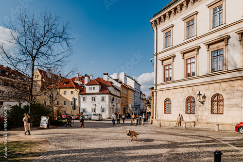 Stare miasto w Pradze wczesną wiosną © Radosaw
