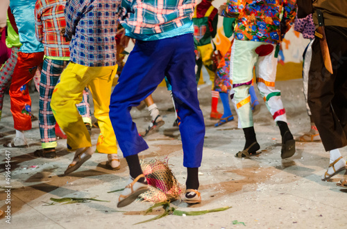 quadrilha matuta (quadrilha junina) se apresenta na festa junina no nordeste brasileiro photo