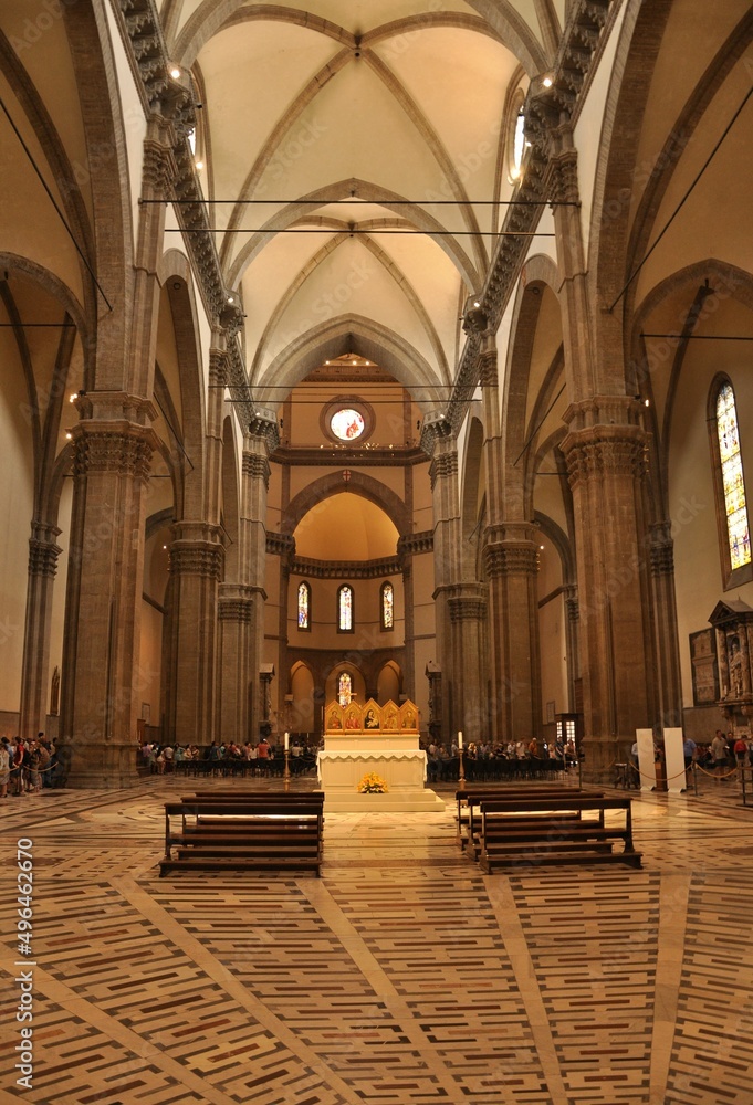 Wnętrze kościoła w Italii.