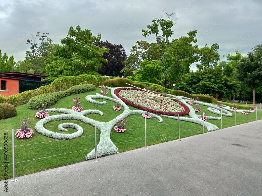 Flower Clock in Geneva Flower Clock in Geneva