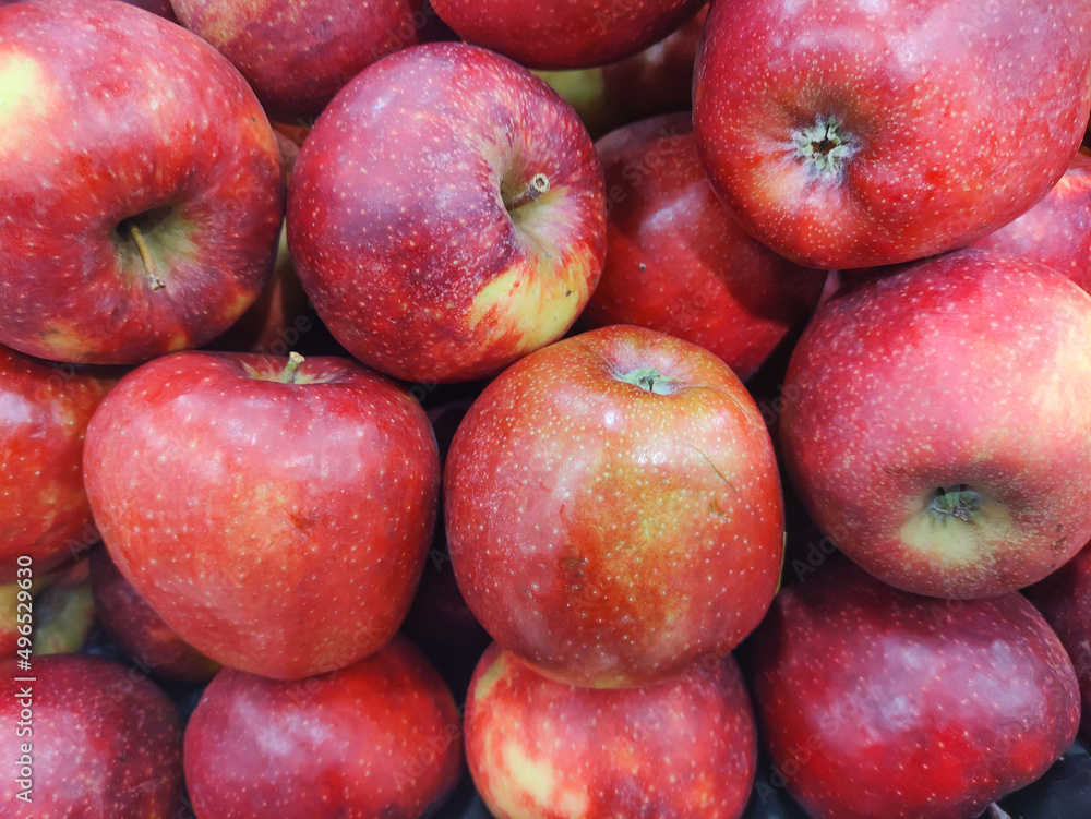 Fresh red apple in traditional market Fresh red apple in traditional market