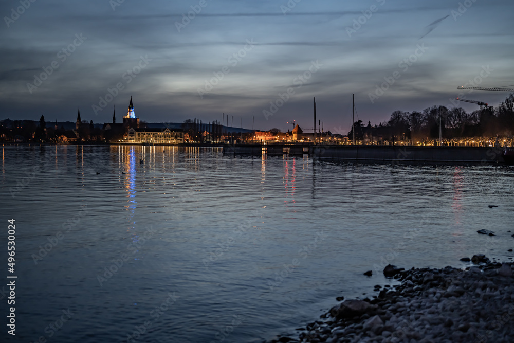 Blick auf Konstanzer Altstadt am Abend