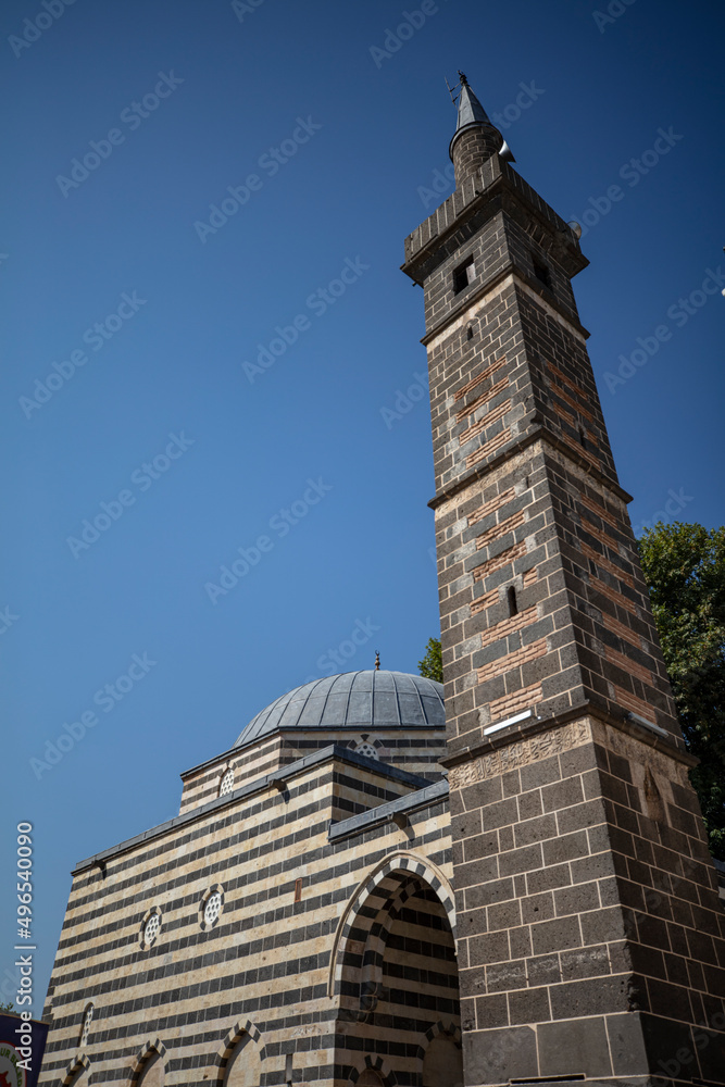 Fototapeta premium The 4-footed minaret in Diyarbakır is one of the most beautiful architectural structures of the city.