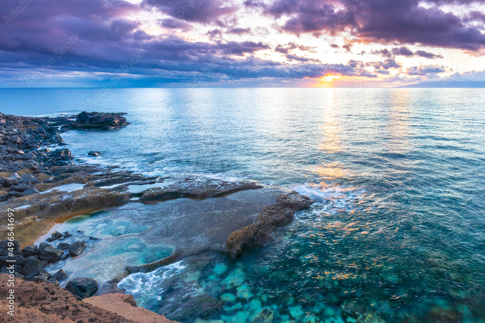 Obraz premium Beautiful sunset on Tenerife canary island coast