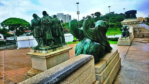 Monument to the Independence of Brazil, also called Monumento do Ipiranga or Altar da Pátria, is a sculptural set in granite and bronze belonging to the Independence Park.  ARCHITECTURE [Ettore Ximene